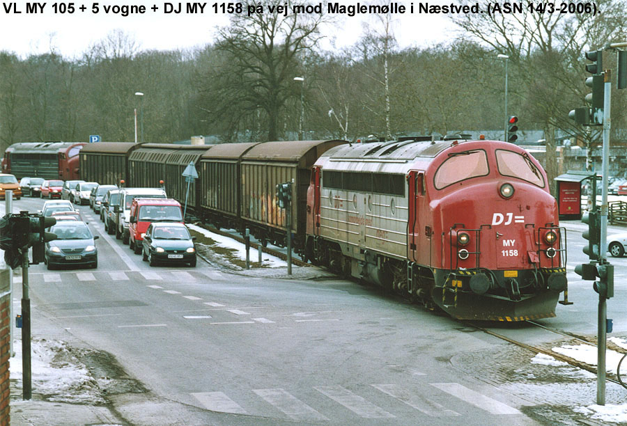 DJ MY 1158 takes paper wagons through the streets of Nstved (DK) with the help of rented VL M 105 on
 14 March 2006 (photo courtesy and copyright of Allan Stvring Nielsen).